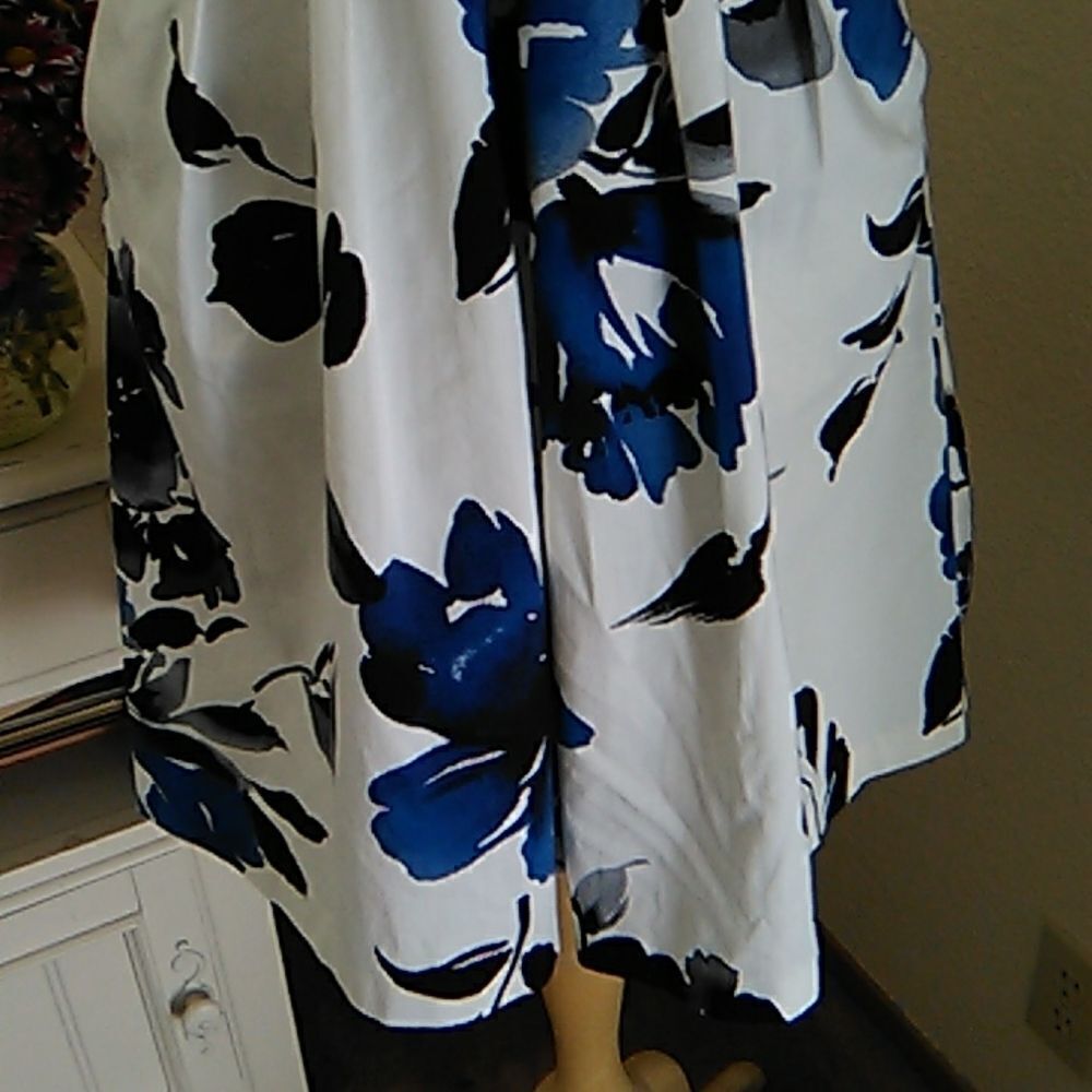 Corey P Wrap Front Dress - Picture 3 of 11